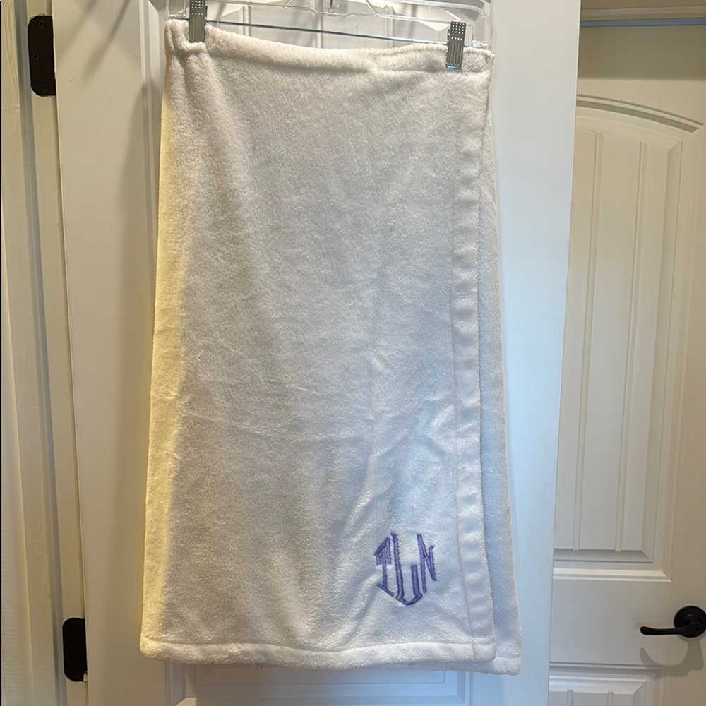 White towel wrap